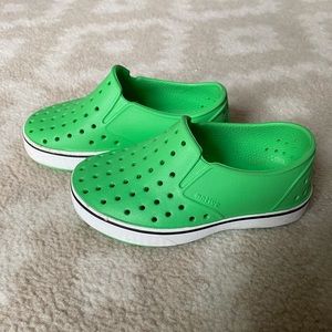 Native Miles in Grasshopper Green/Shell White